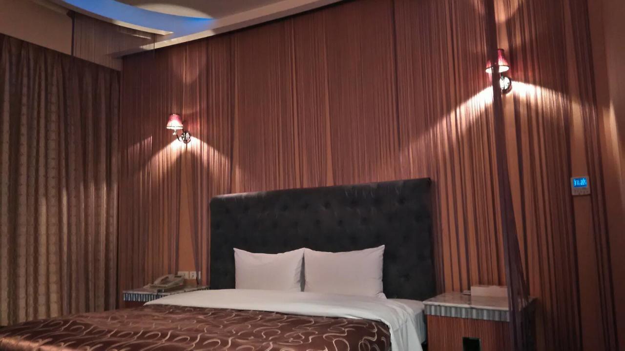 Michelle Motel Taichung Exterior foto