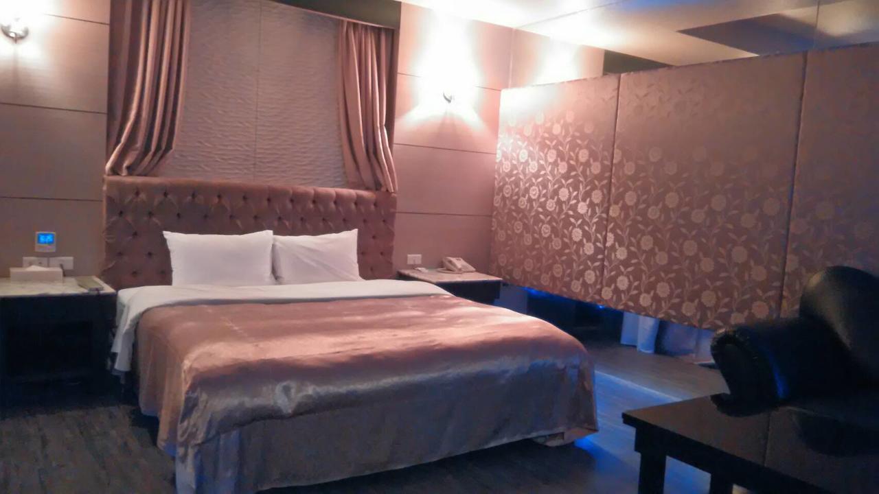 Michelle Motel Taichung Exterior foto